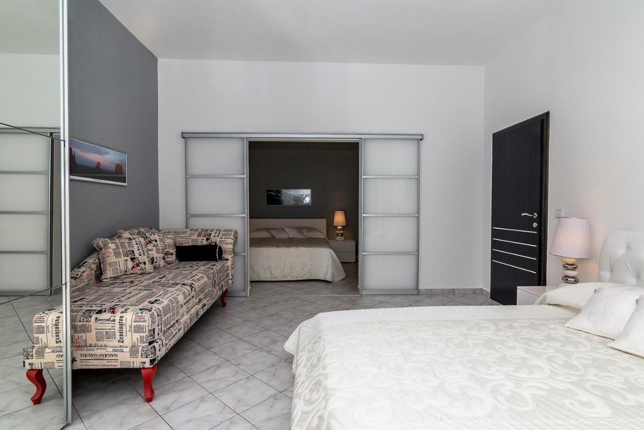 Holiday House Queens With Sea View Selce Exterior foto
